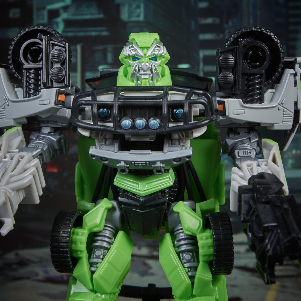 Transformers Studio Series 16 Deluxe Class Transformers: Dark of the Moon Autobot Ratchet Figure